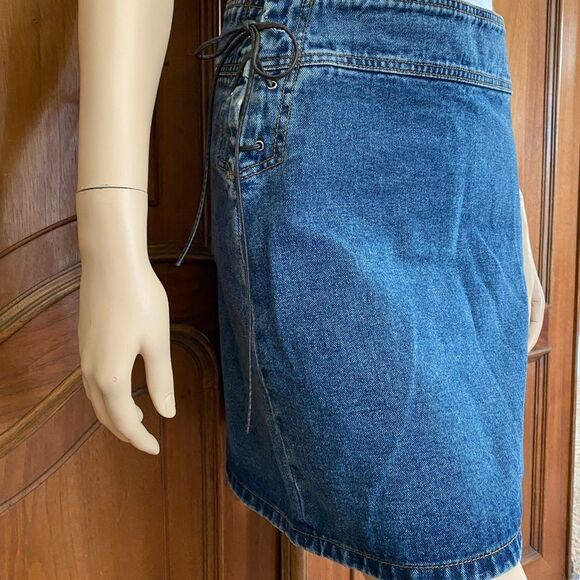 Vintage Jean Skirt Lace Up Sides Medium Wash Denim Mini Skirt Size Medium - Picture 3 of 10